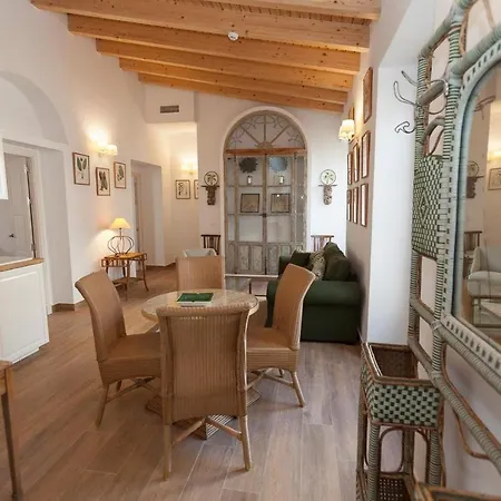 Patios De La Riva *
