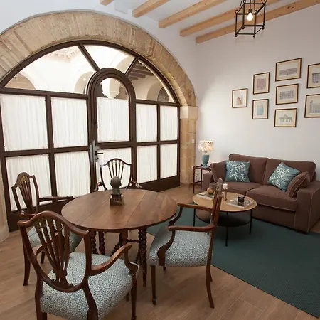 Patios De La Riva