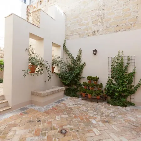 Patios De La Riva