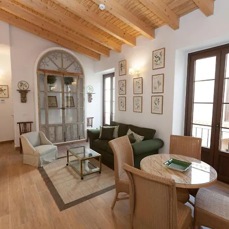 Patios De La Riva